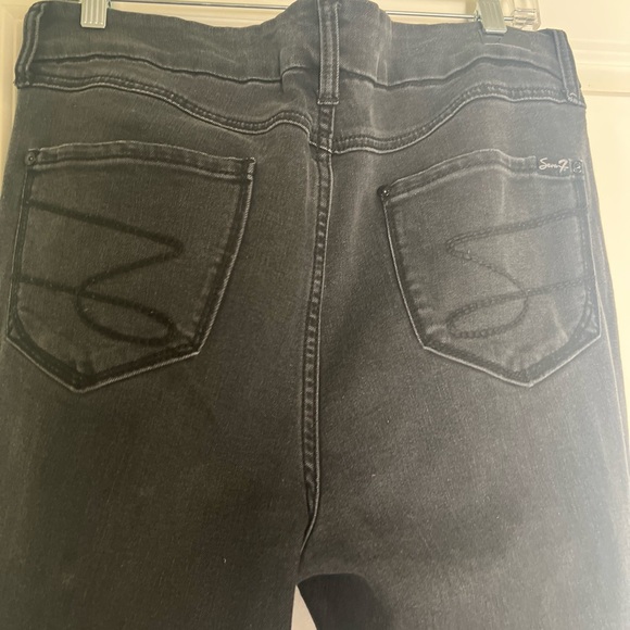 Seven for all mankind black ripped tummyless high rise jeans size 16 - Picture 8 of 9